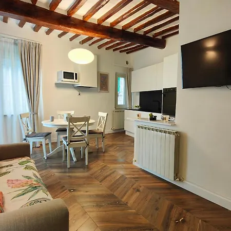 Apartment Dreaming *